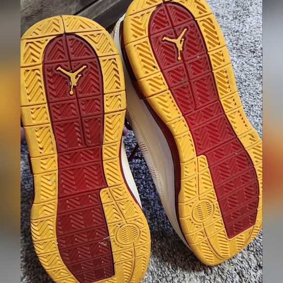 Jordan Take Flight- Oak Hill edition. 2010. Size 9 - Picture 6 of 8